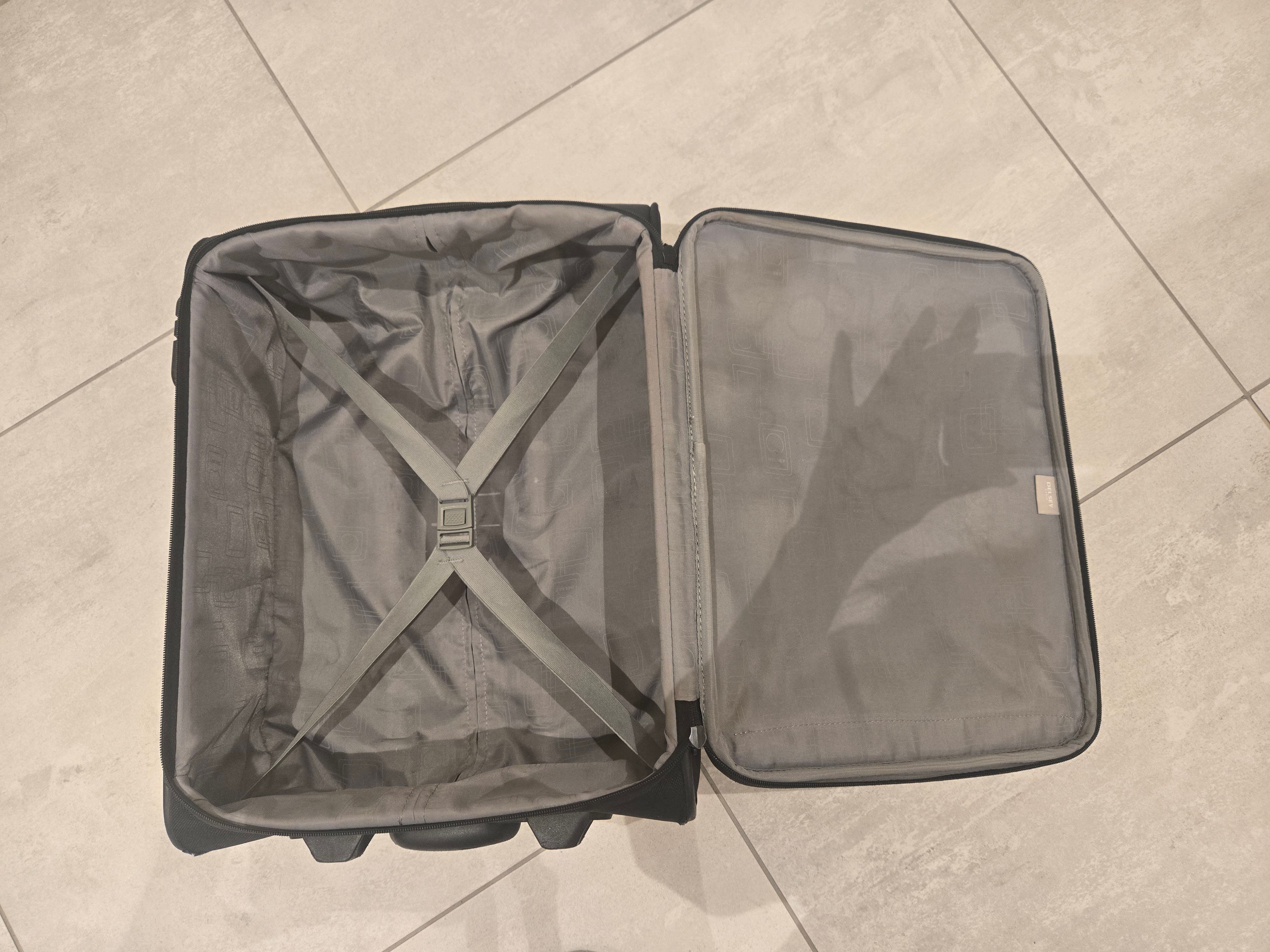 Perfect condition Cabin Trolley/Travel luggage on sale - Image 2