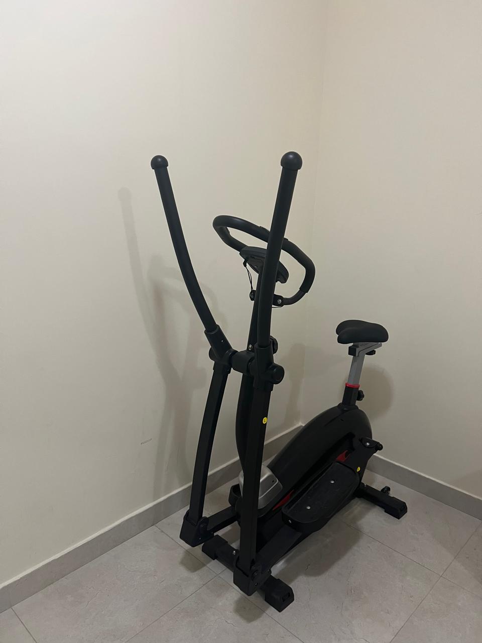 Excellend condition, Brand new Elliptical Cross Trainer, rarely used - Image 2