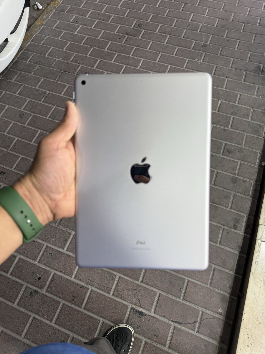IPad 8genaration - Image 5