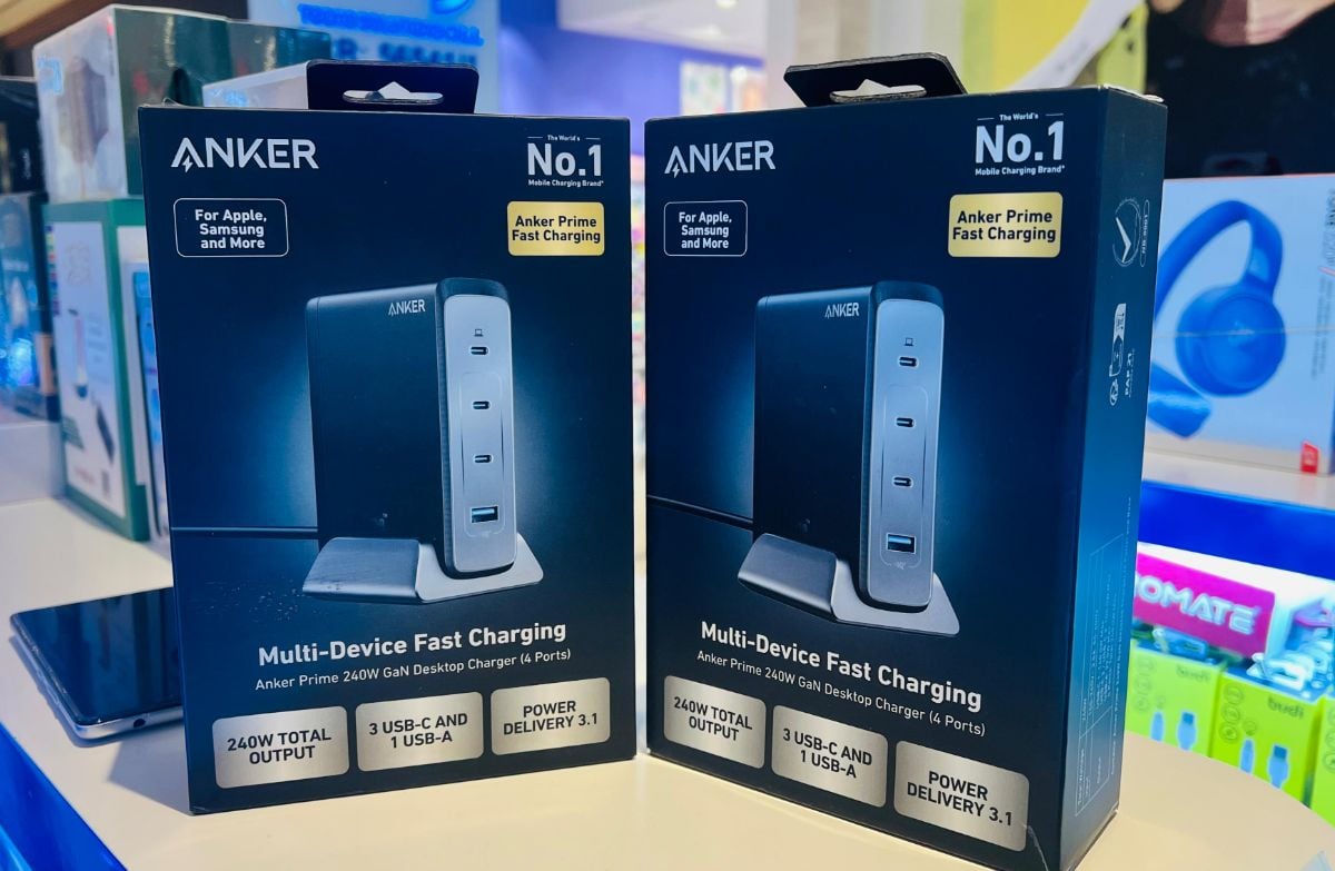 Anker scupper fast charger - Image 1