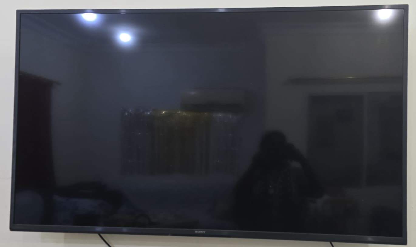 Sony Bravia 55'' inches Smart TV - Image 4