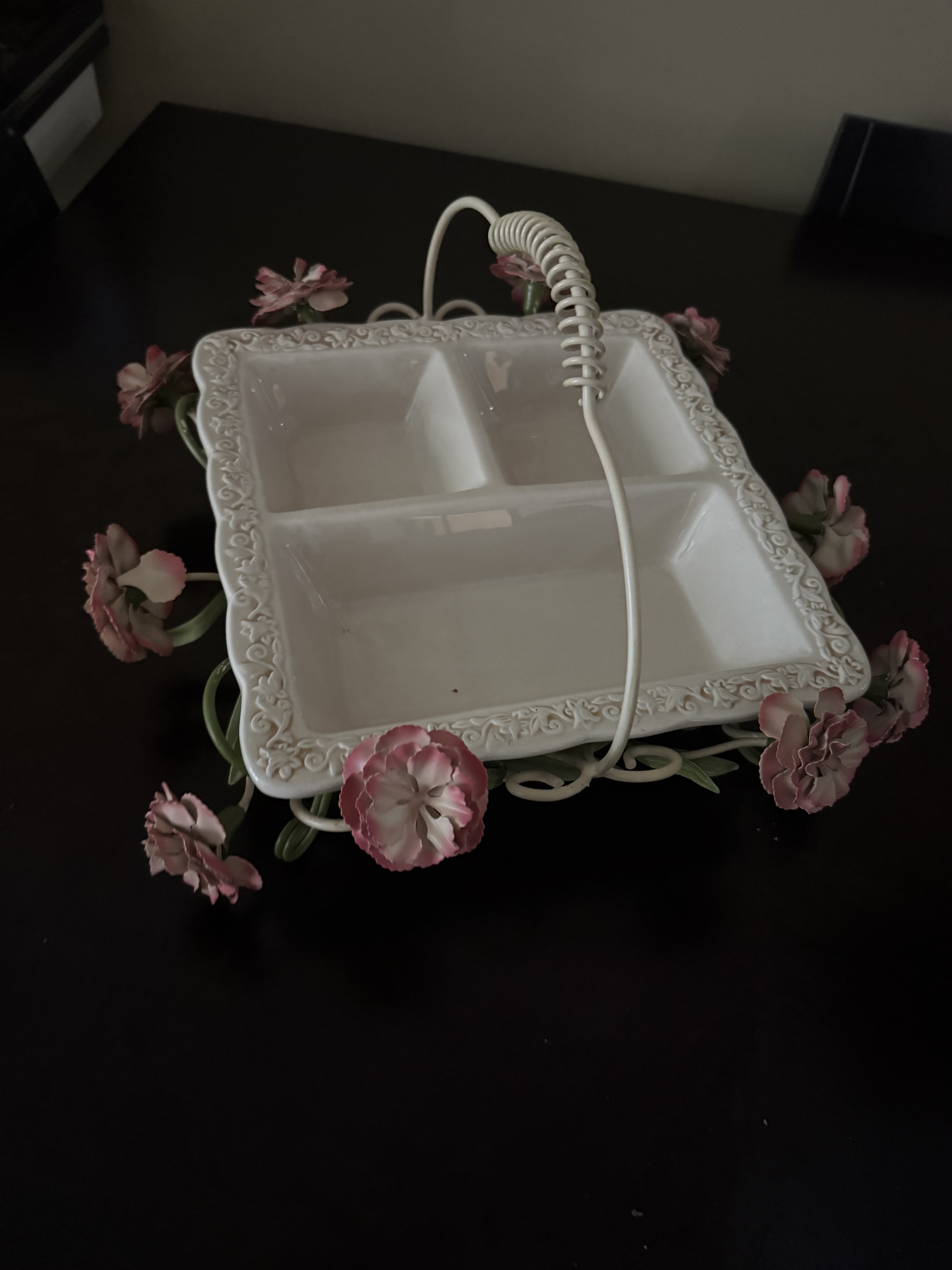 Metal flower and Plate - Image 2