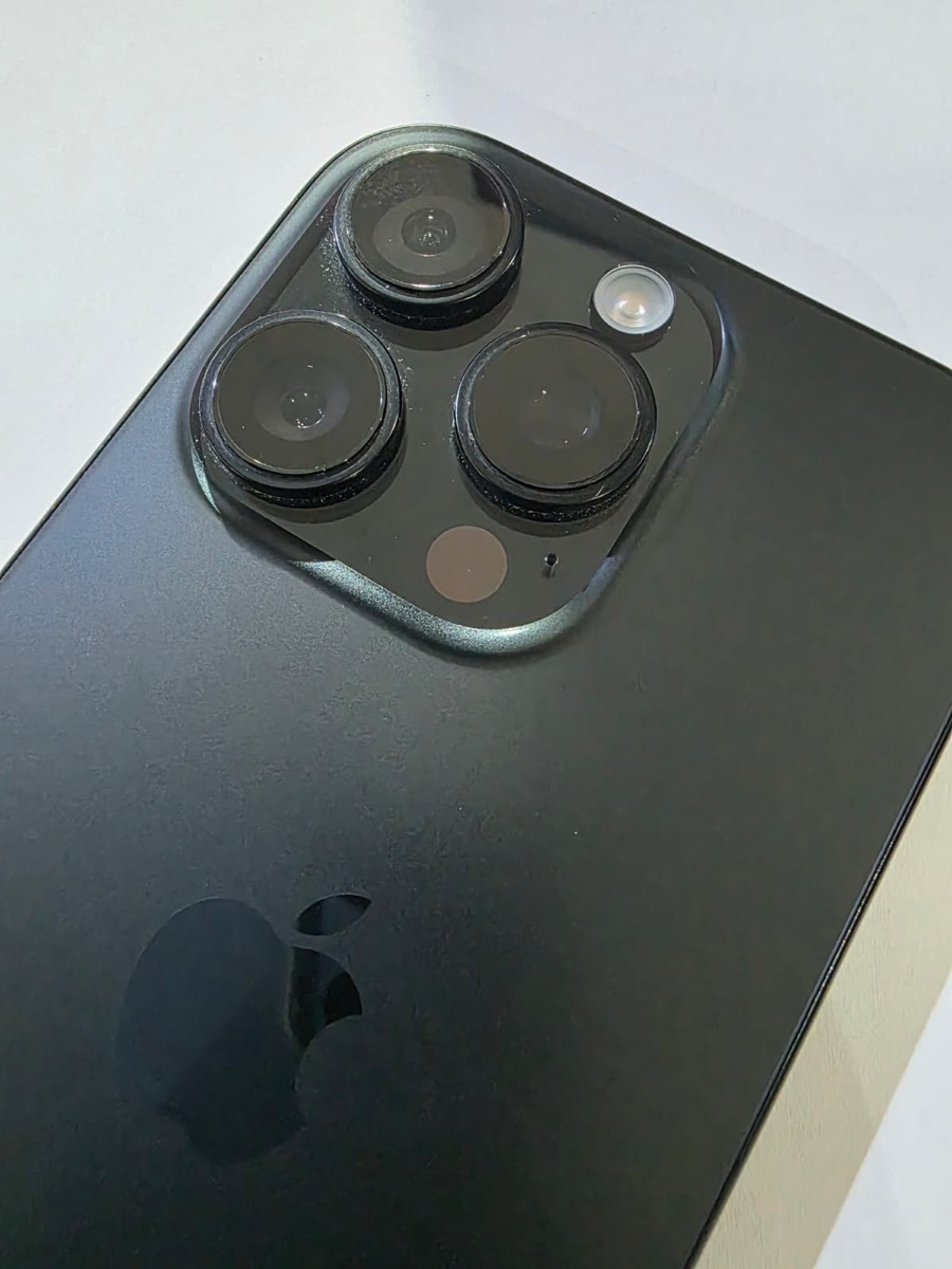 Iphone 16pro 128gb in excellent condition - Image 2