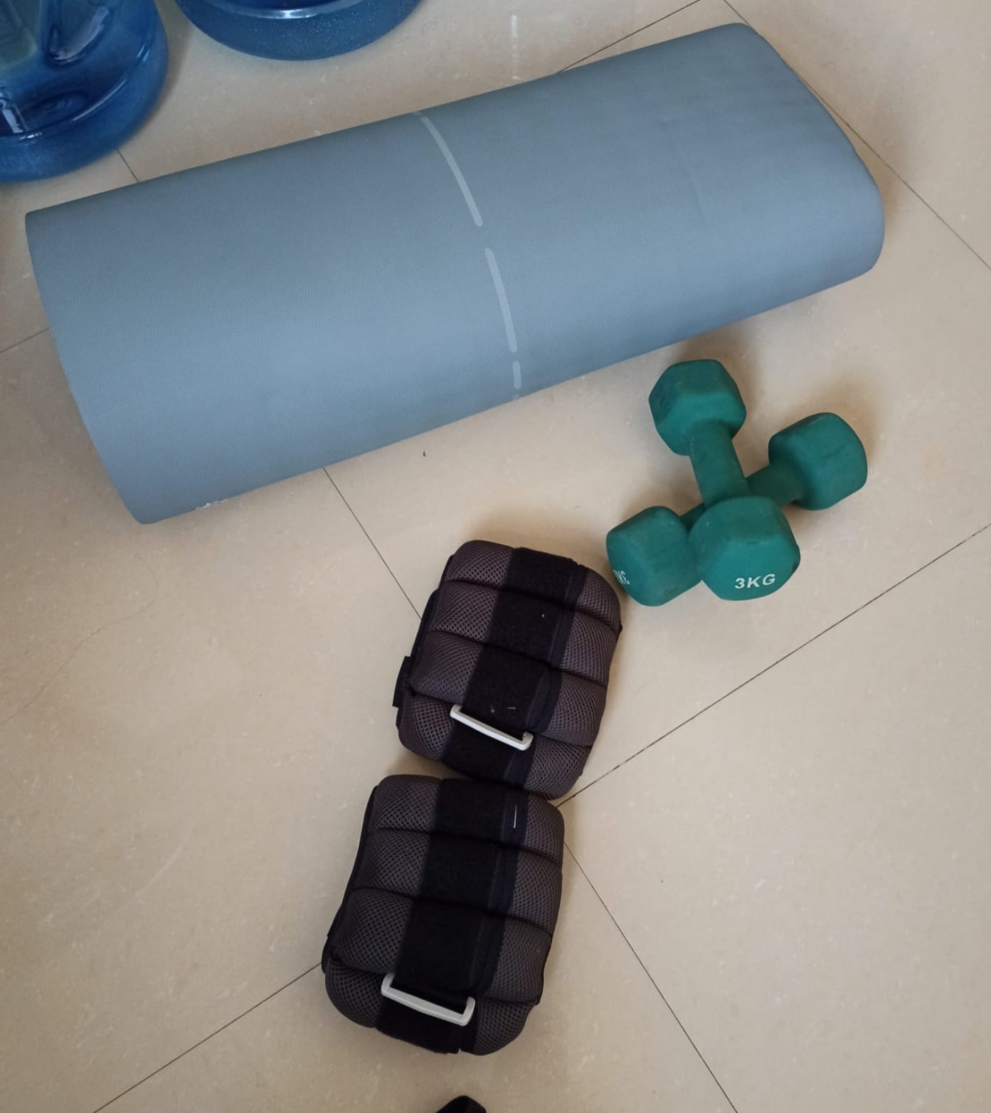 3 Items for sale All As Per Picture 150 QR  - Image 4
