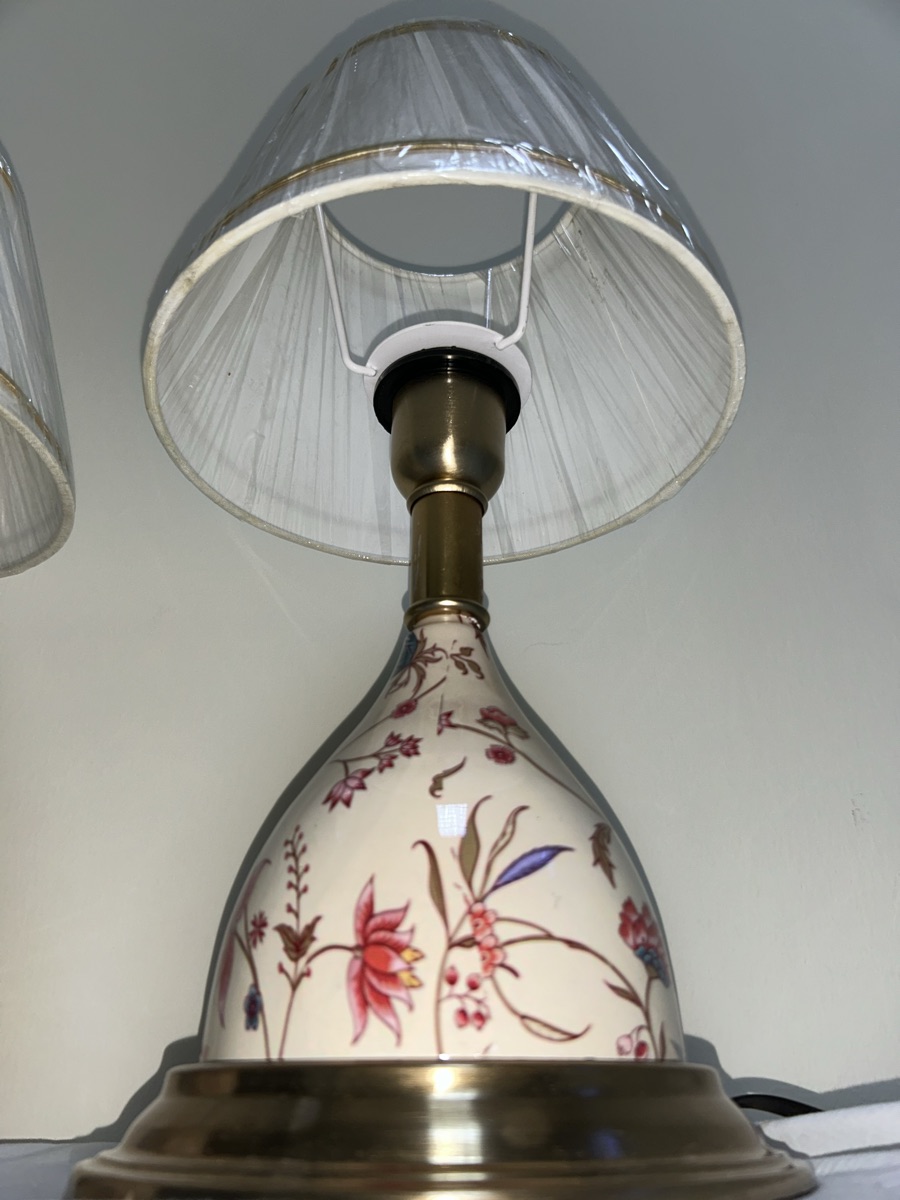 Table lamp مصباح طاولة - Image 4