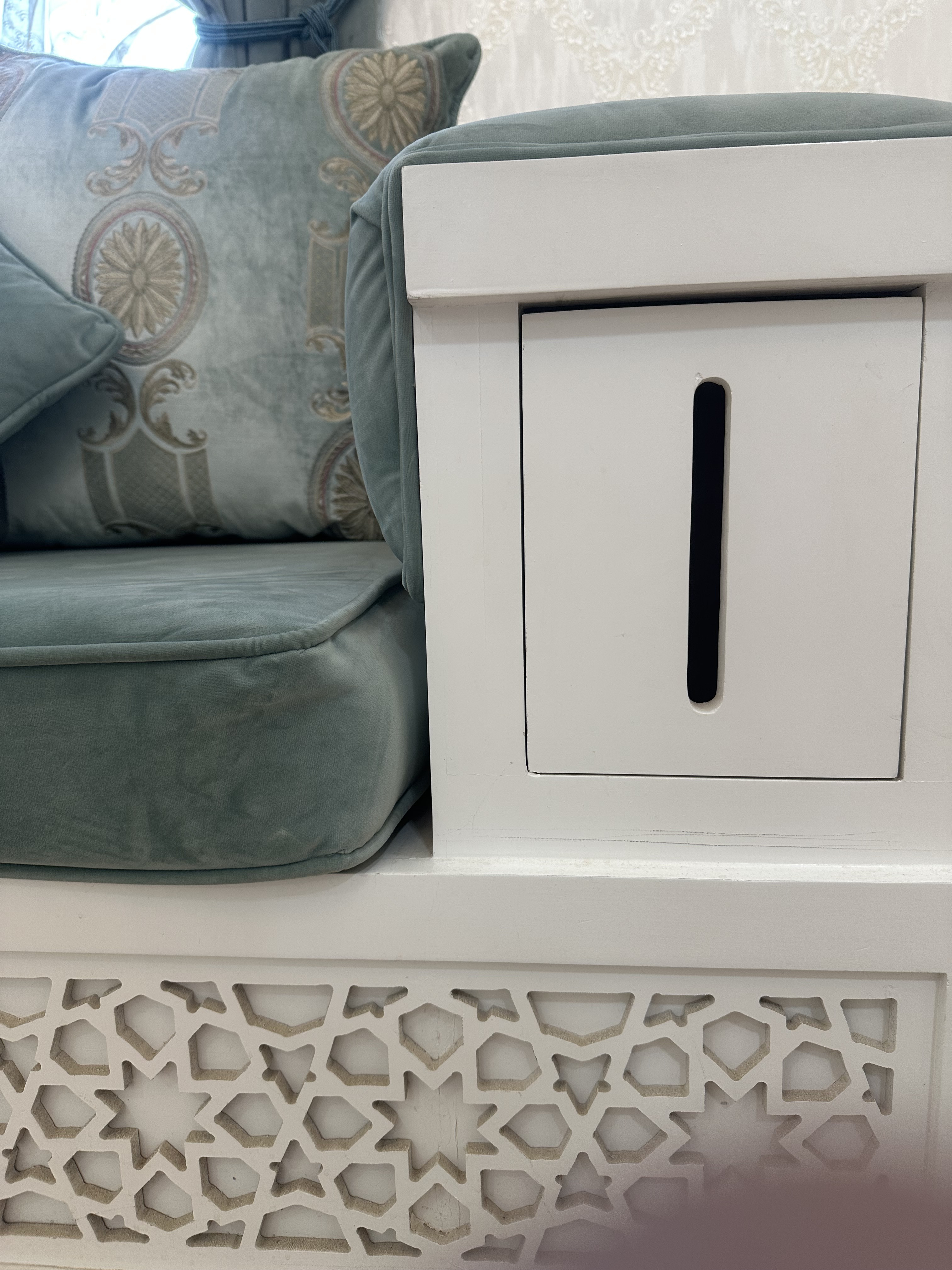 For Sale – Elegant Majlis Set turquoise? - Image 5