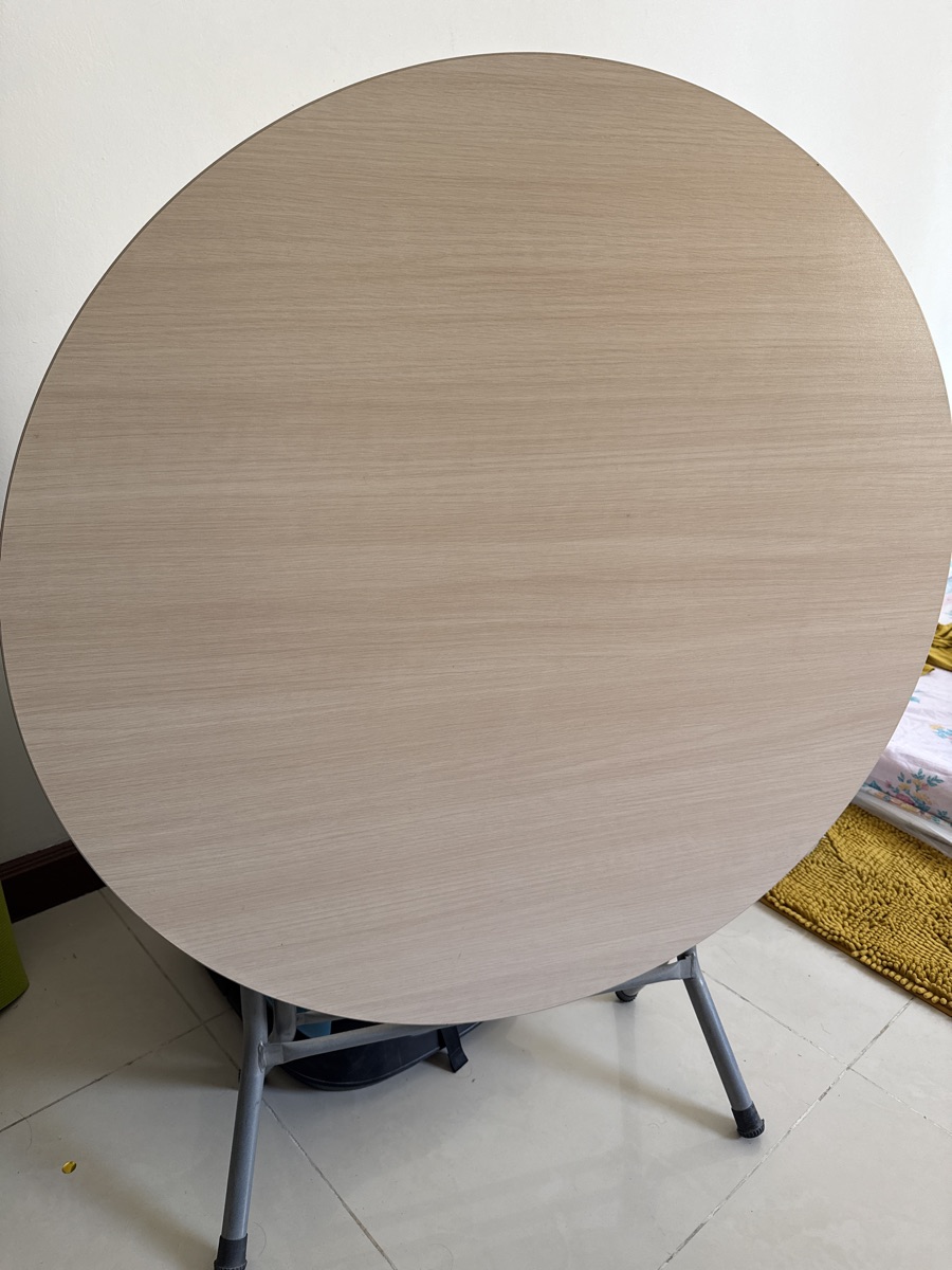 Foldable table - negotiable - Image 2