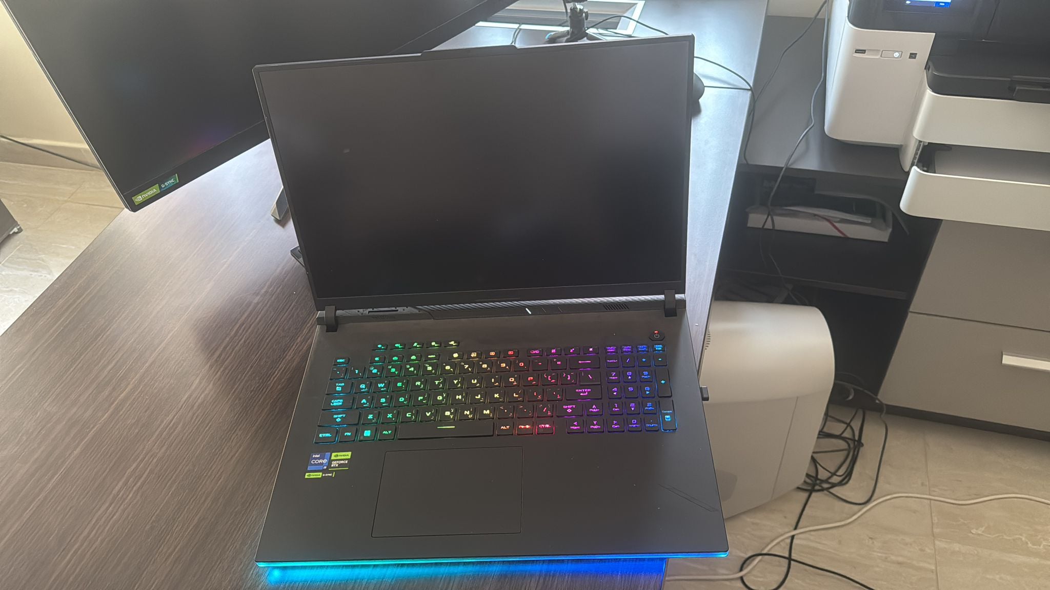 Asus ROG Strix SCAR 18 g834jy-n6064w ultimate gaming laptop - Image 1