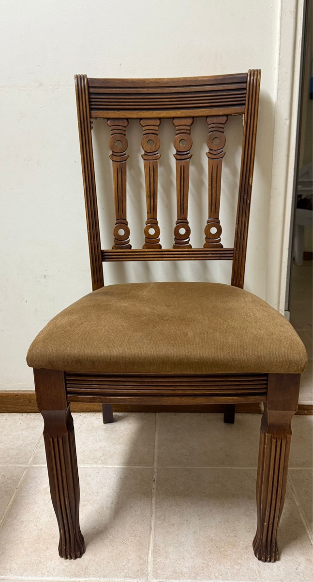 Dining table with 6 chairs - Image 2