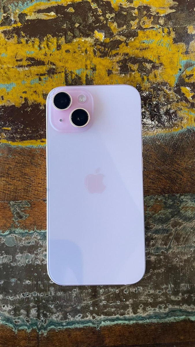 iPhone 15 - Image 4
