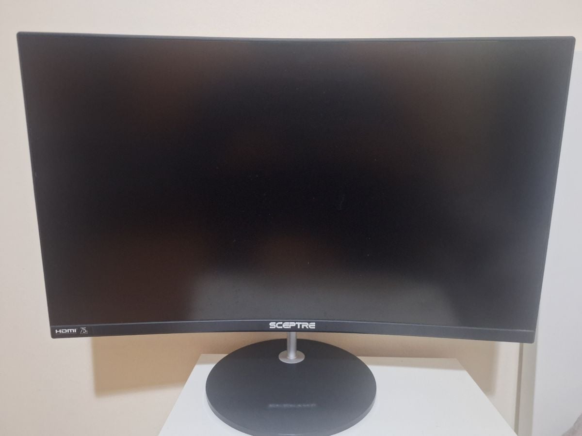 Spectre 27 inch curved monitor 75hz - Image 1