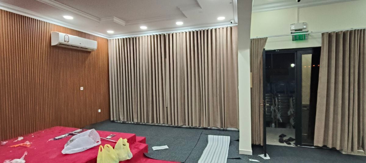 Curtain - Image 4