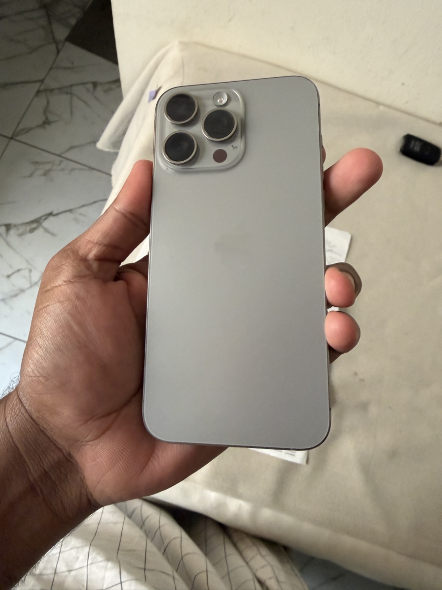 I phone 15 pro max 256gb - Image 1