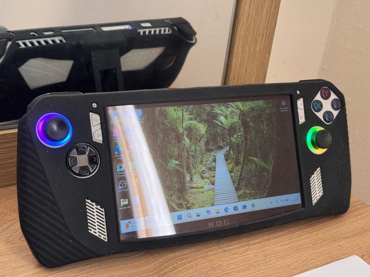 ASUS ROG ALLY Z1 XTREME 2TB - Image 3