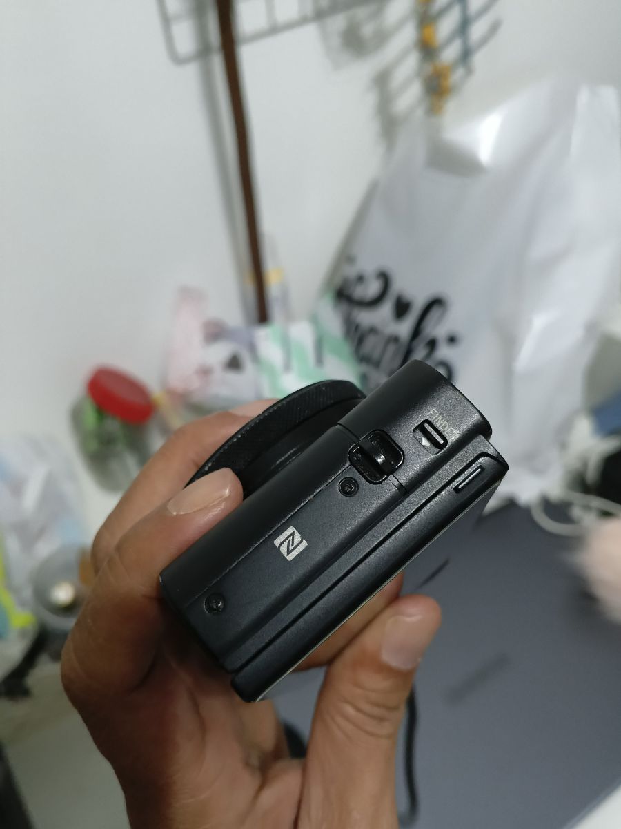 Sony RX100 Mark V - Image 6