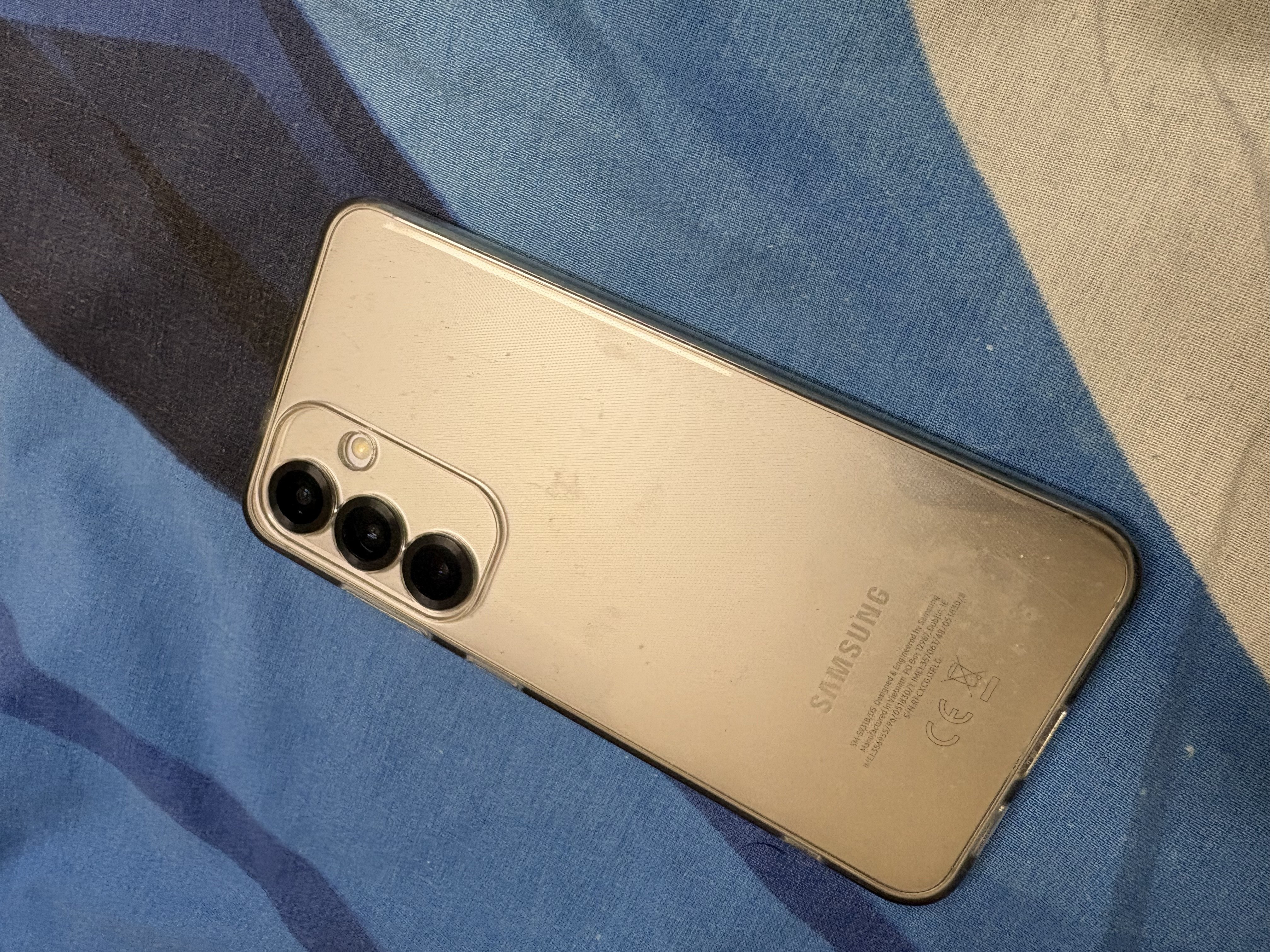 Samsung Galaxy S25 12GB RAM 128 GB MEMORY 20months warranty just like brand new. Used as a side phone - Image 2