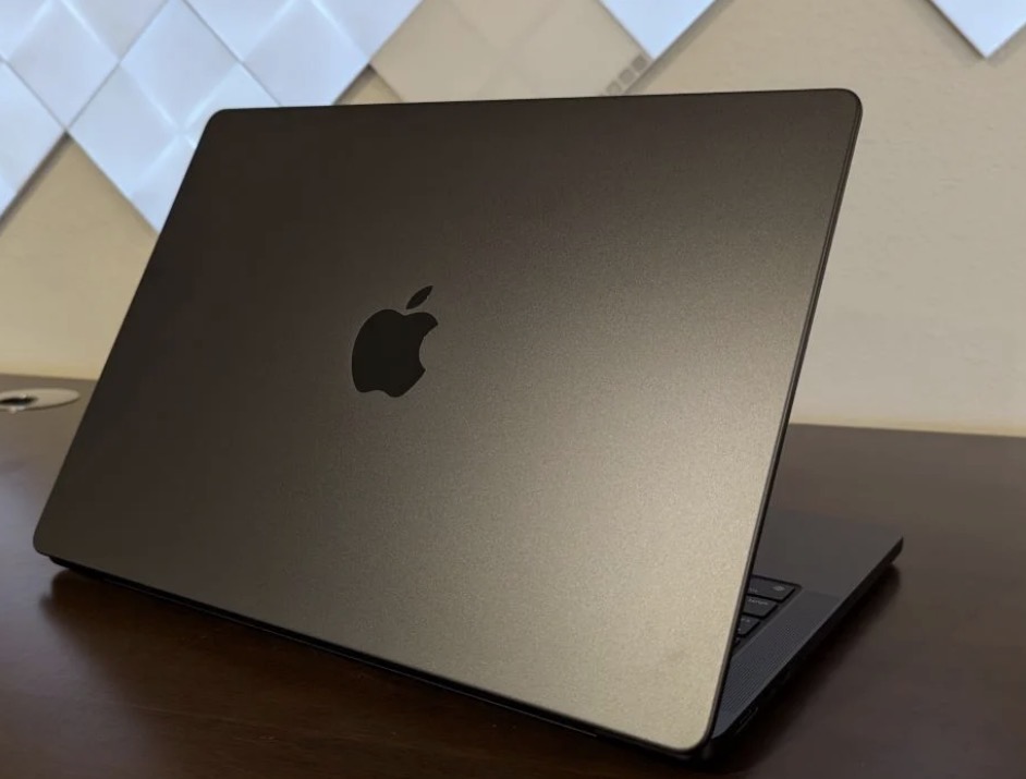 Mackbook pro 14 inch m4 - Image 2