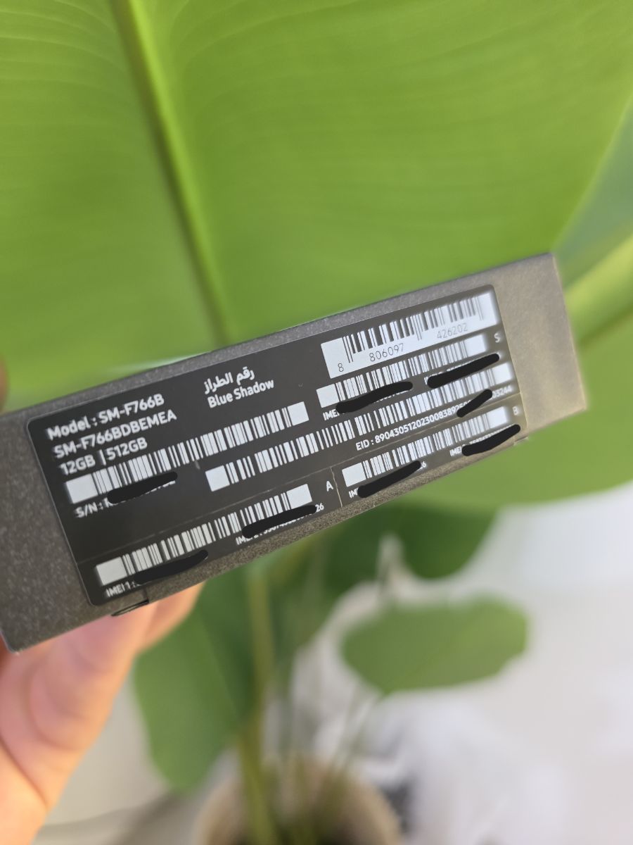 New 512Gb Z Flip 7 Blue - Image 2