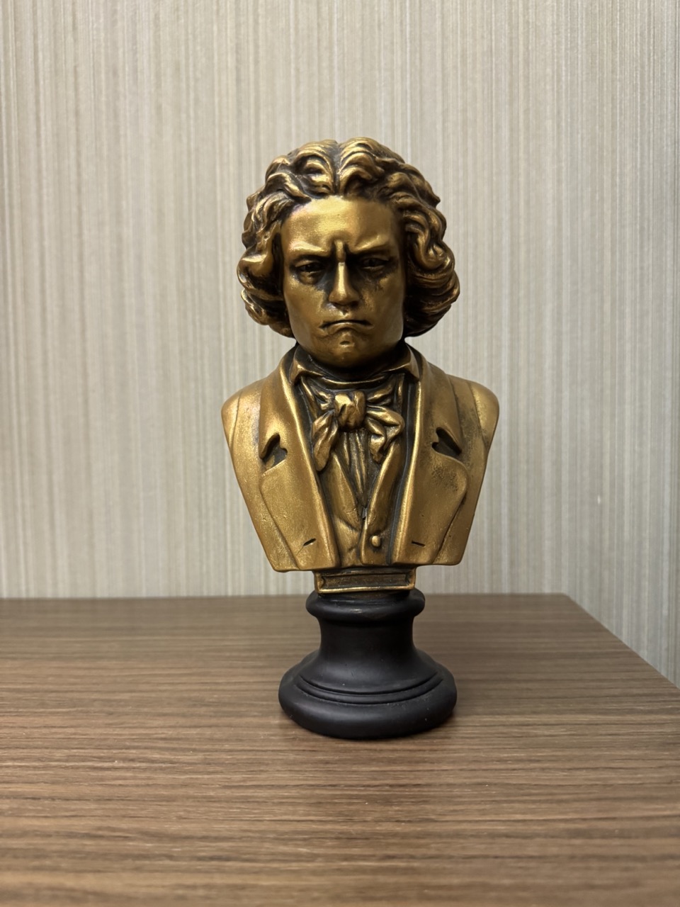 BEETHOVEN decoration gold - H26cm - Image 1