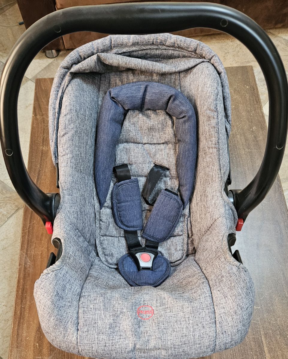 Infant / baby car seat / carry cot - Image 2