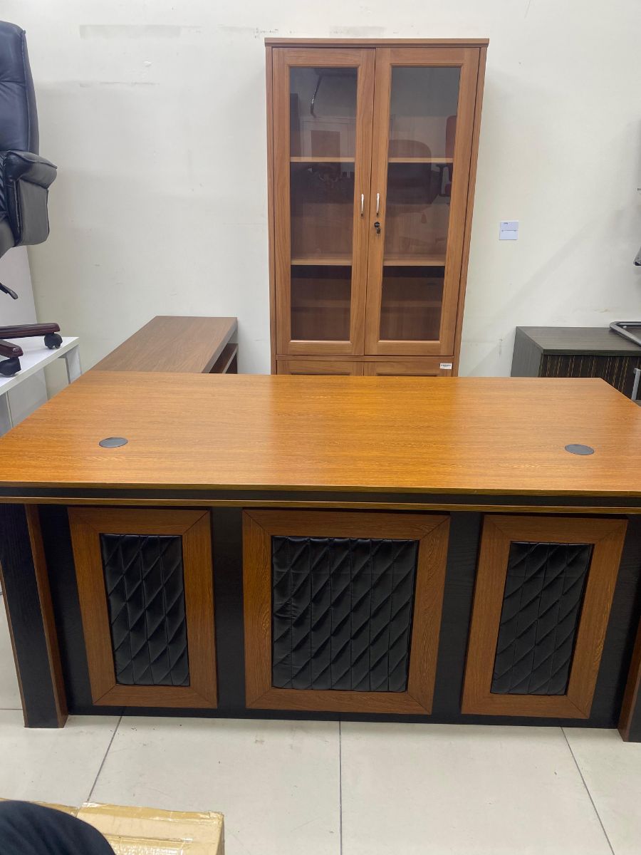 Used office desk study table metting table reception workstation sofa buy sell 33270617 - Image 1