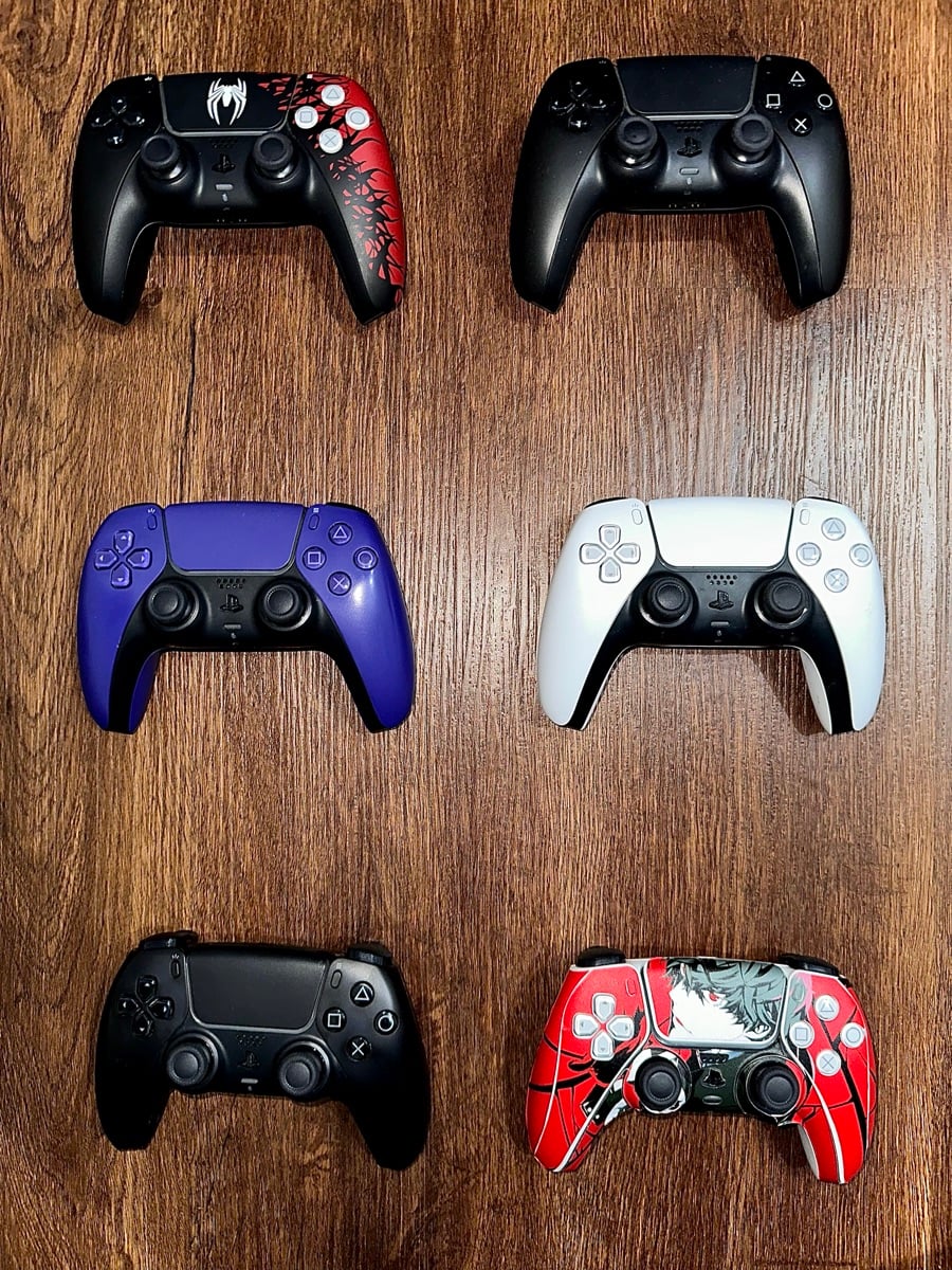 Ps5 Games and Controllers - Image 1
