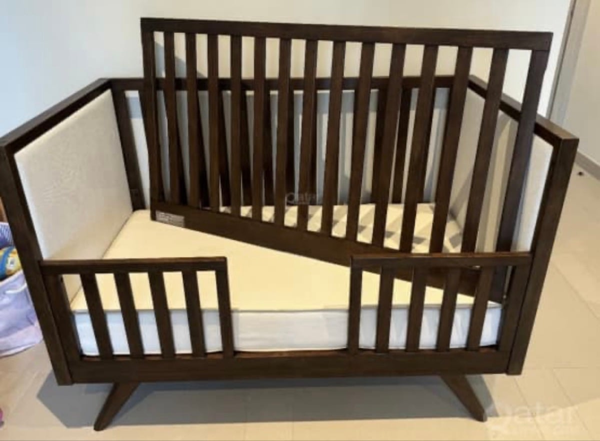 Premium Pottery Barn Kids Convertible Cot + Lullaby Mattress – Pristine Condition - Image 4