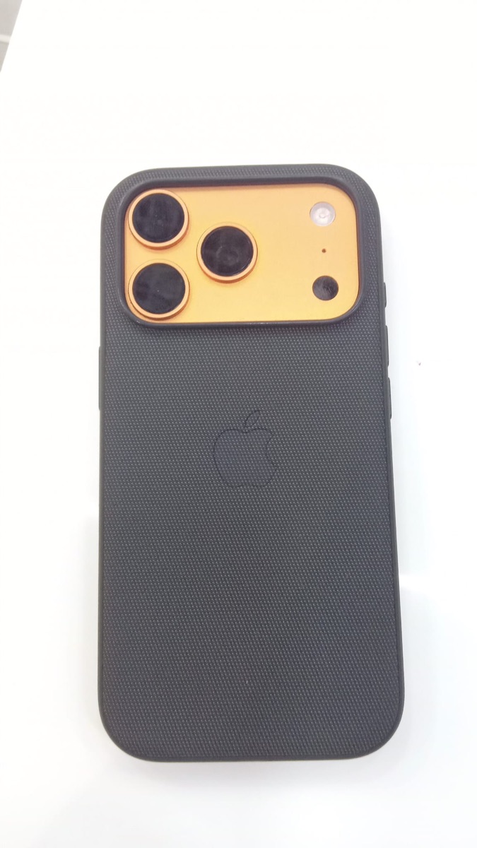 Iphone 17 pro 256 Used - Image 3