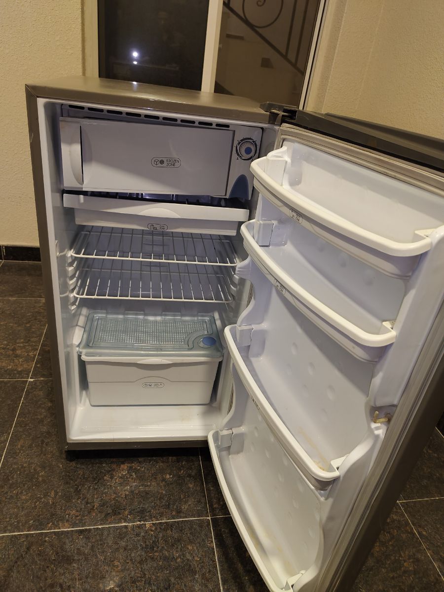 single door fridge for sale very good condition same like new gray color 170 liters home delivery available any one interested please call me 71372154 - Image 4