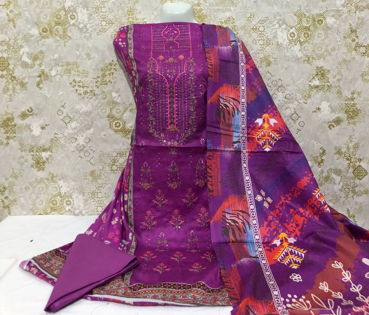 Lawn Branded Collection Outfit - Image 7
