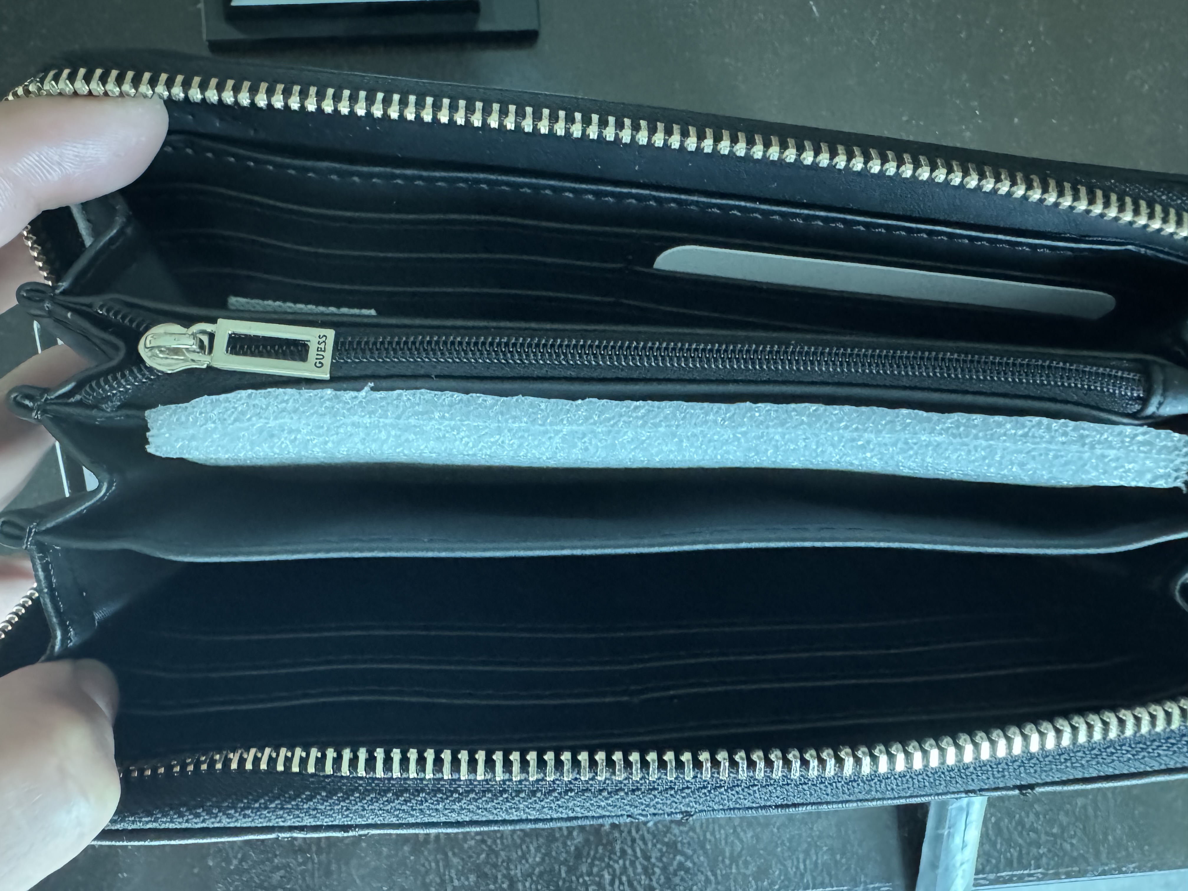 Guess wallet original and brand new - Image 6