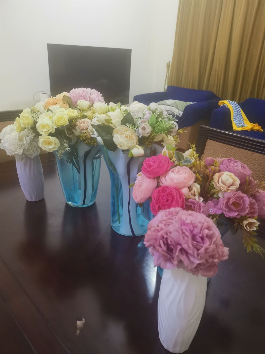 Vases + flowers for decoration - Image 6