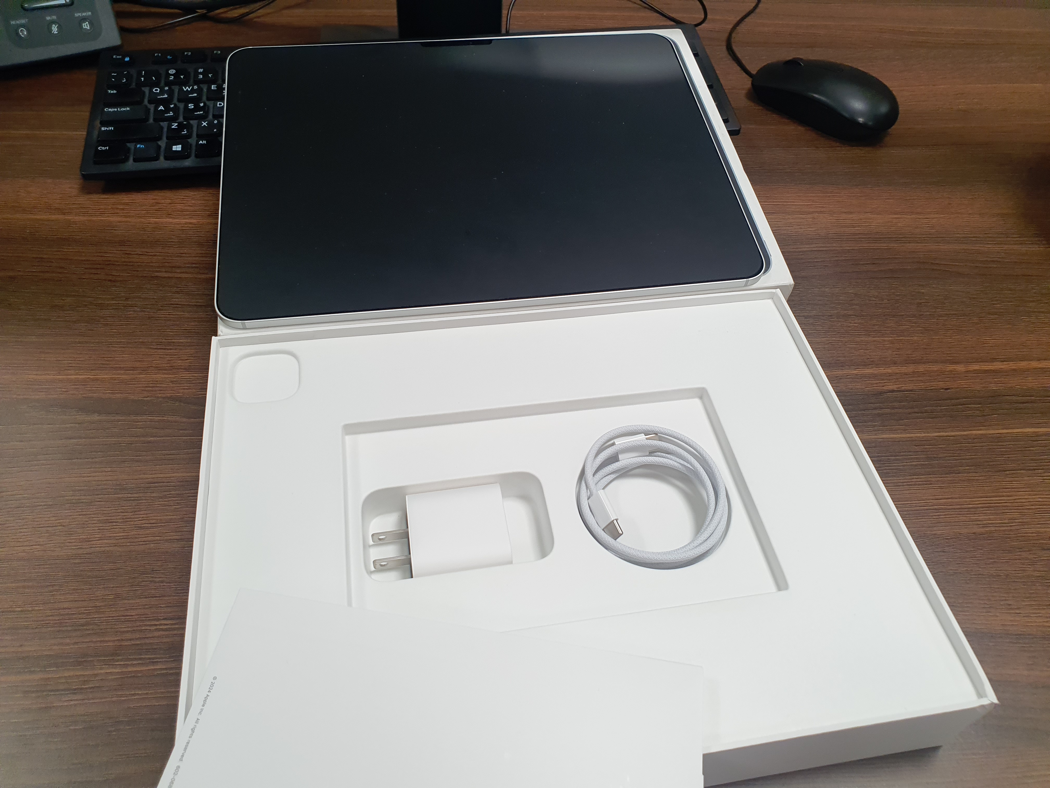 iPad Pro 13" (7th Gen M4 Chip) – Wi-Fi + Cellular – 256GB – Silver - Image 5