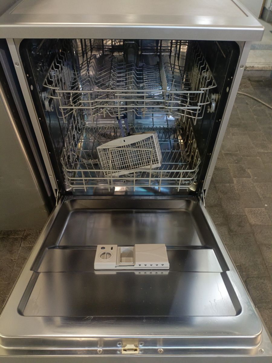 Samsumg dish washer - Image 2