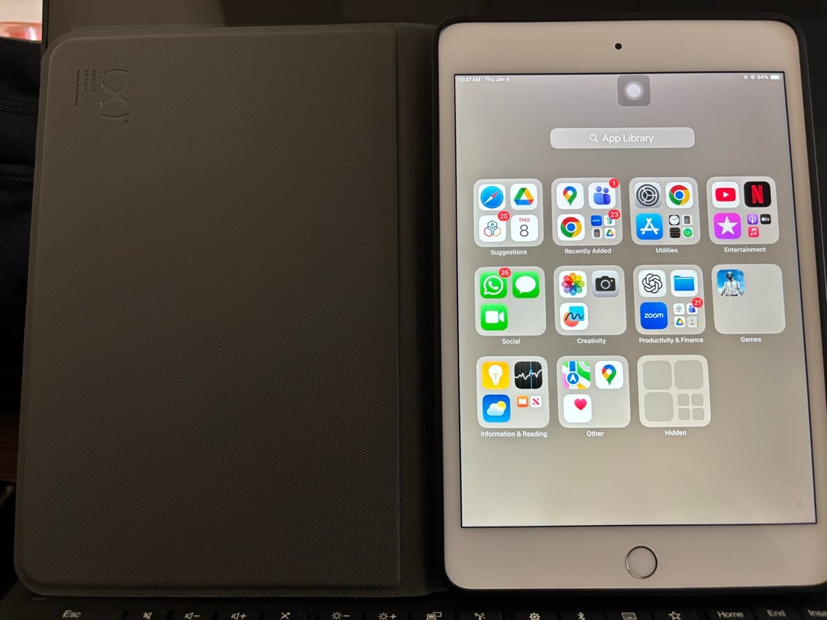 Apple IPad Mini5 Gen5th, 64GB, with cable charger and case - Image 4