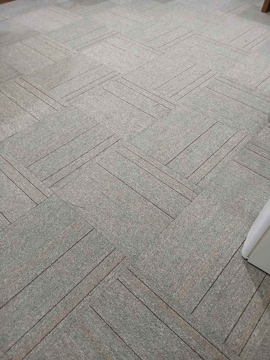 Office tile carpet 50 by 50 - Image 6
