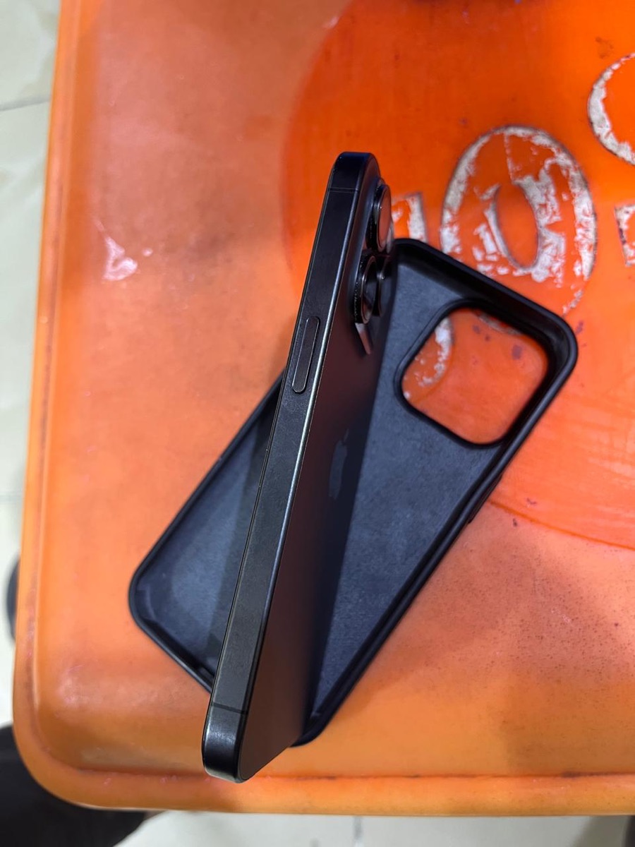 iPhone 15 pro 128gb - Image 2