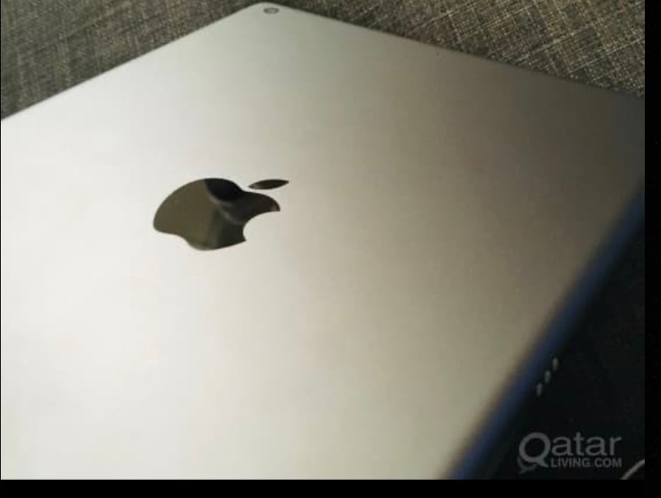 iPad 9 like new - Image 2