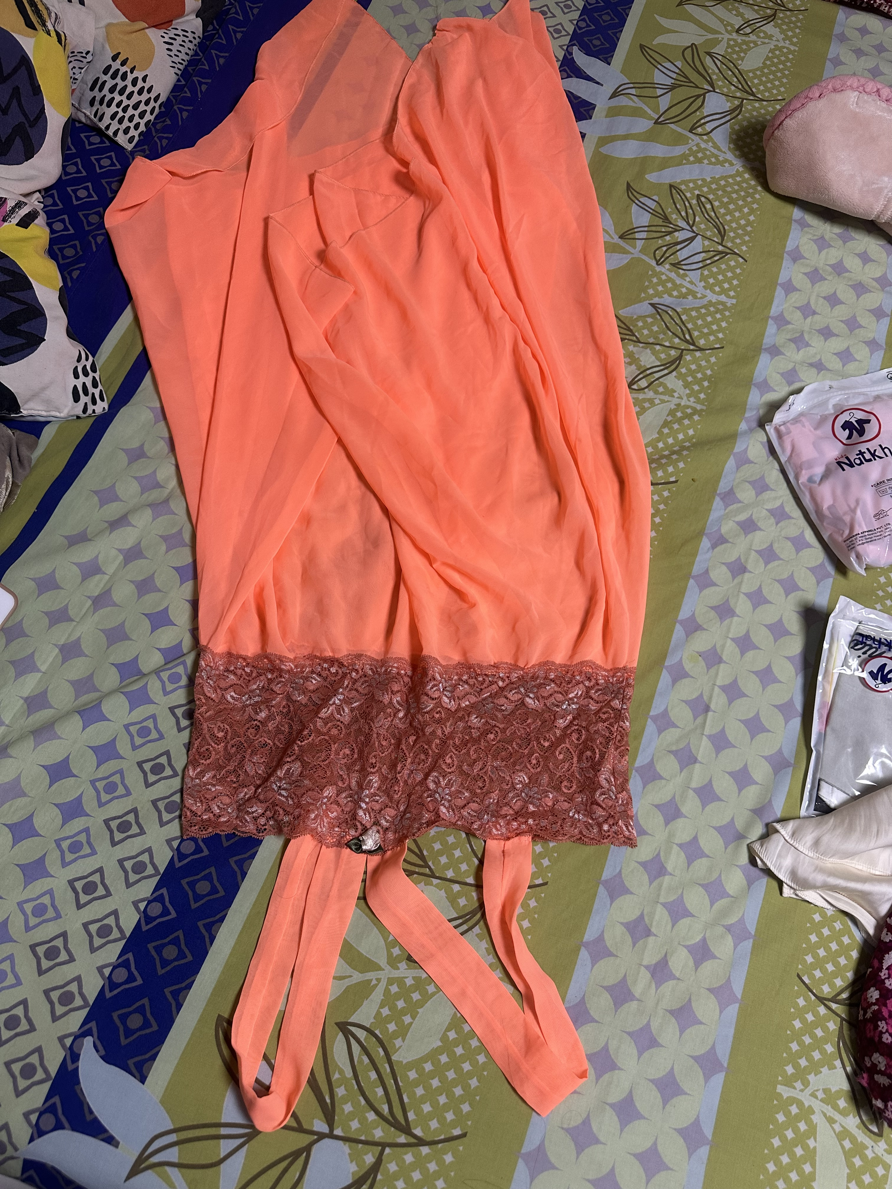 Mint condition clothes - Image 1