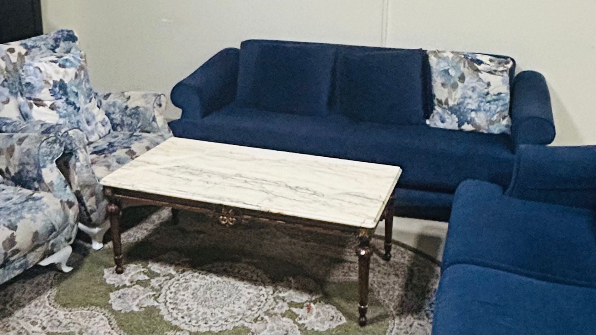 Sofa set with coffee table - Image 1