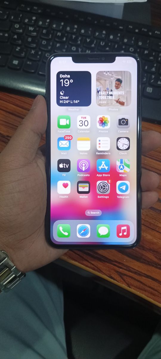 I Phone 11 pro max 64gb For Sell - Image 4