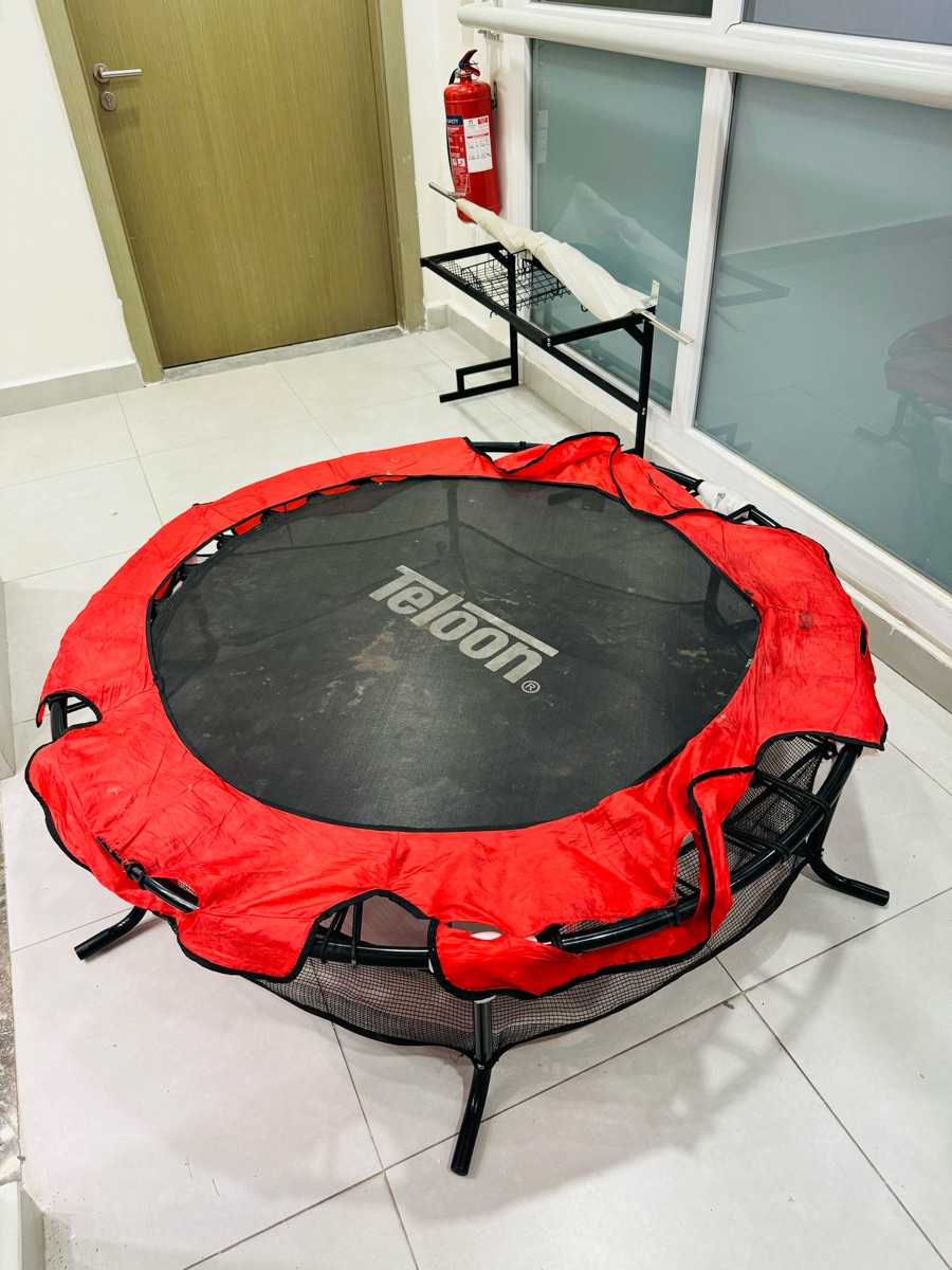 Kids trampoline - Image 1