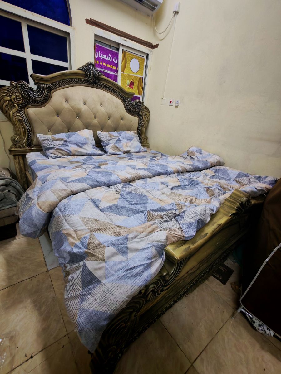 Bed frame king size 180 X 200 - Image 1