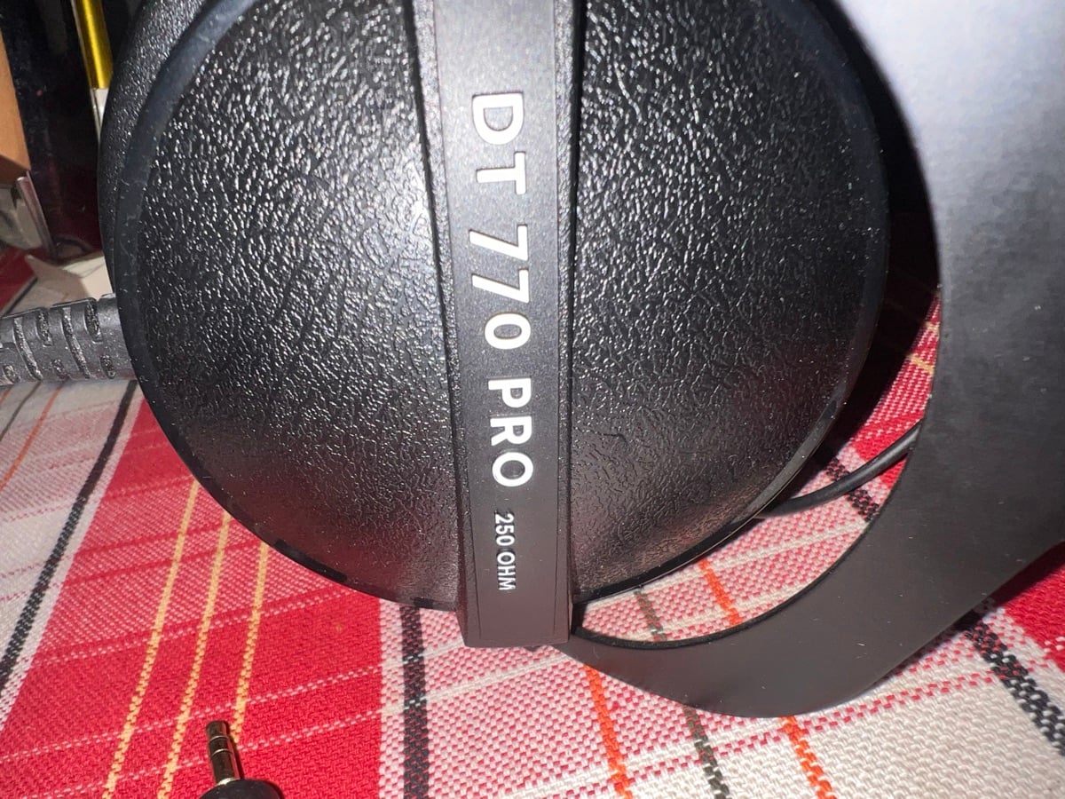Bayerdynamic DT770 pro 250 ohms studio quality headphones + Soundblaster X G6 headphones amplifier - Image 7