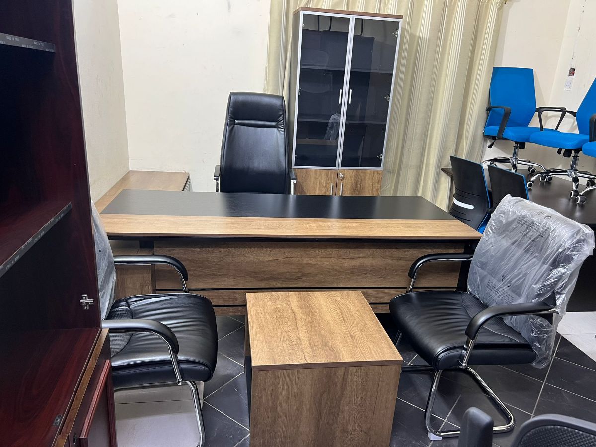 Used office desk and chair buy sell in Qatar Whatsapp link -https://wa.me/97455157083 - Image 19