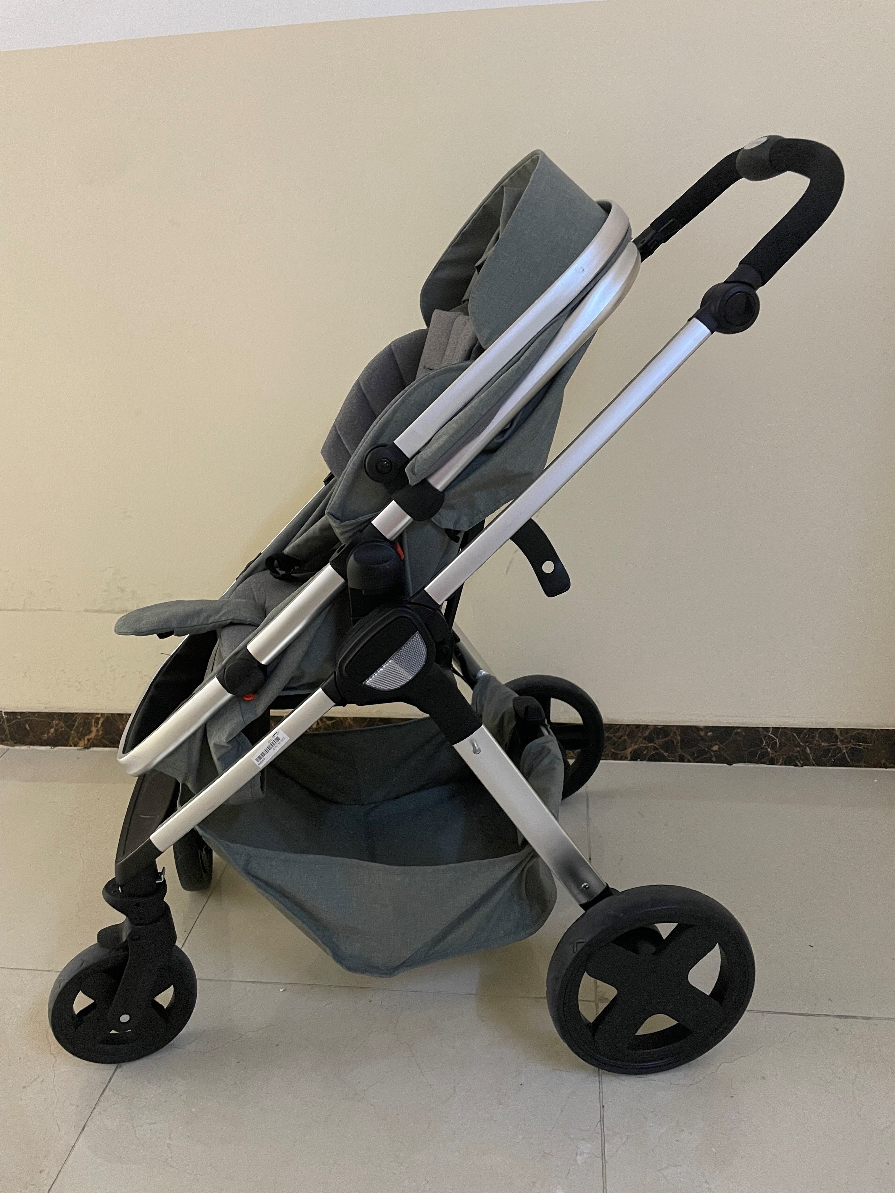 Premium Baby Stroller for Sale - Adjustable, Dual-Facing, Like New - 410 QAR - Image 3