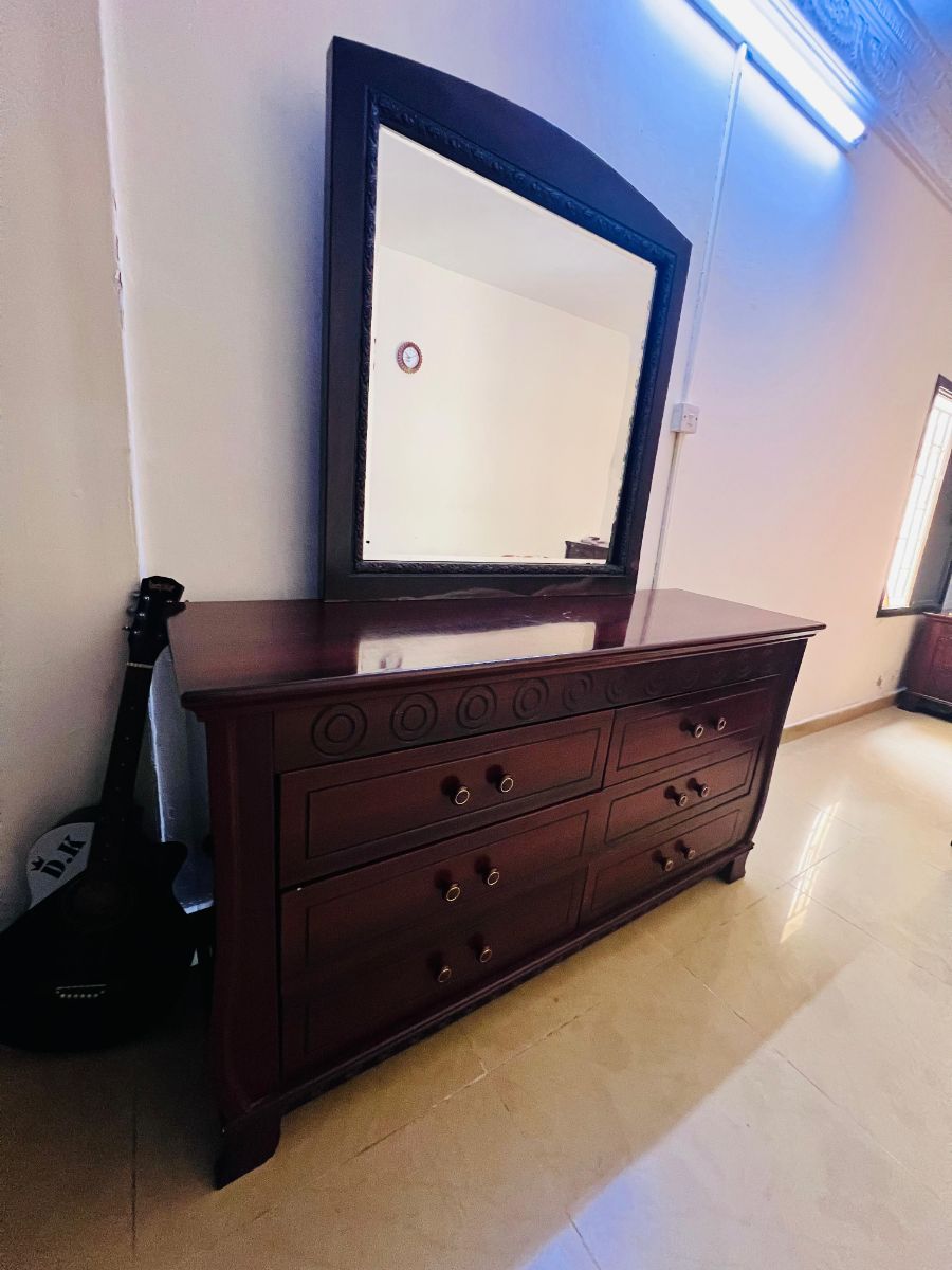 Household Furniture & Appliances - Image 13