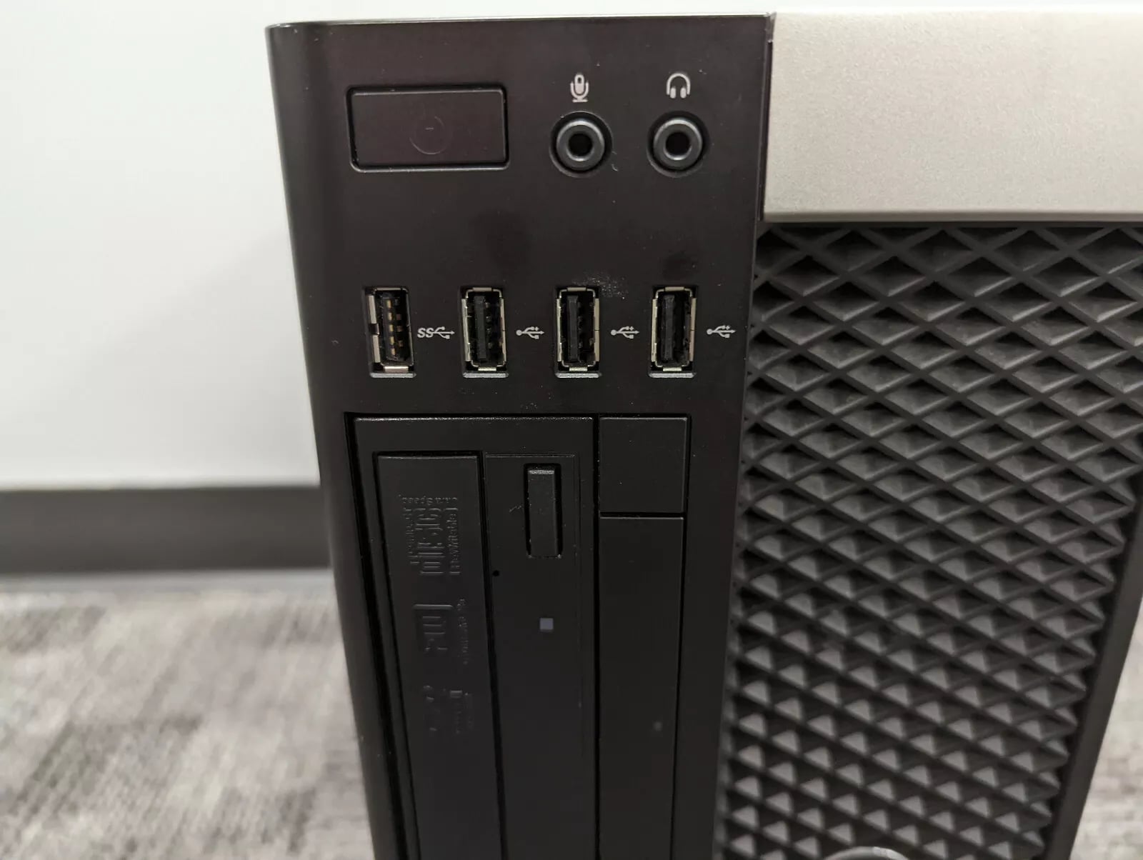 DELL Precision -Designing & Gaming PC-(31323634) - Image 4
