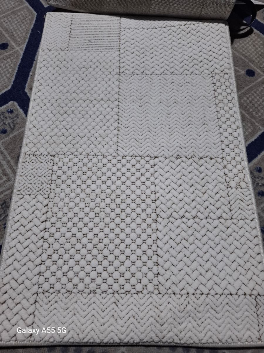 Good quality thick carpet - Image 6