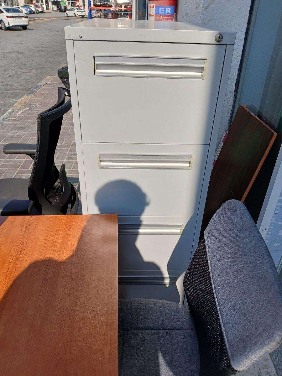 Used office furniture buy sell in Qatar 55157083 - Image 18